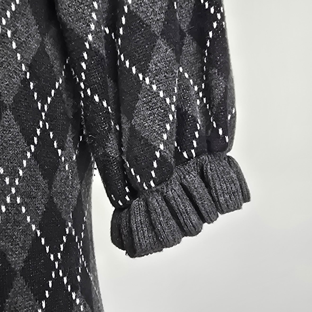 Kaily K Black Argyle Print Knit Frill Sleeve Sweater Size M