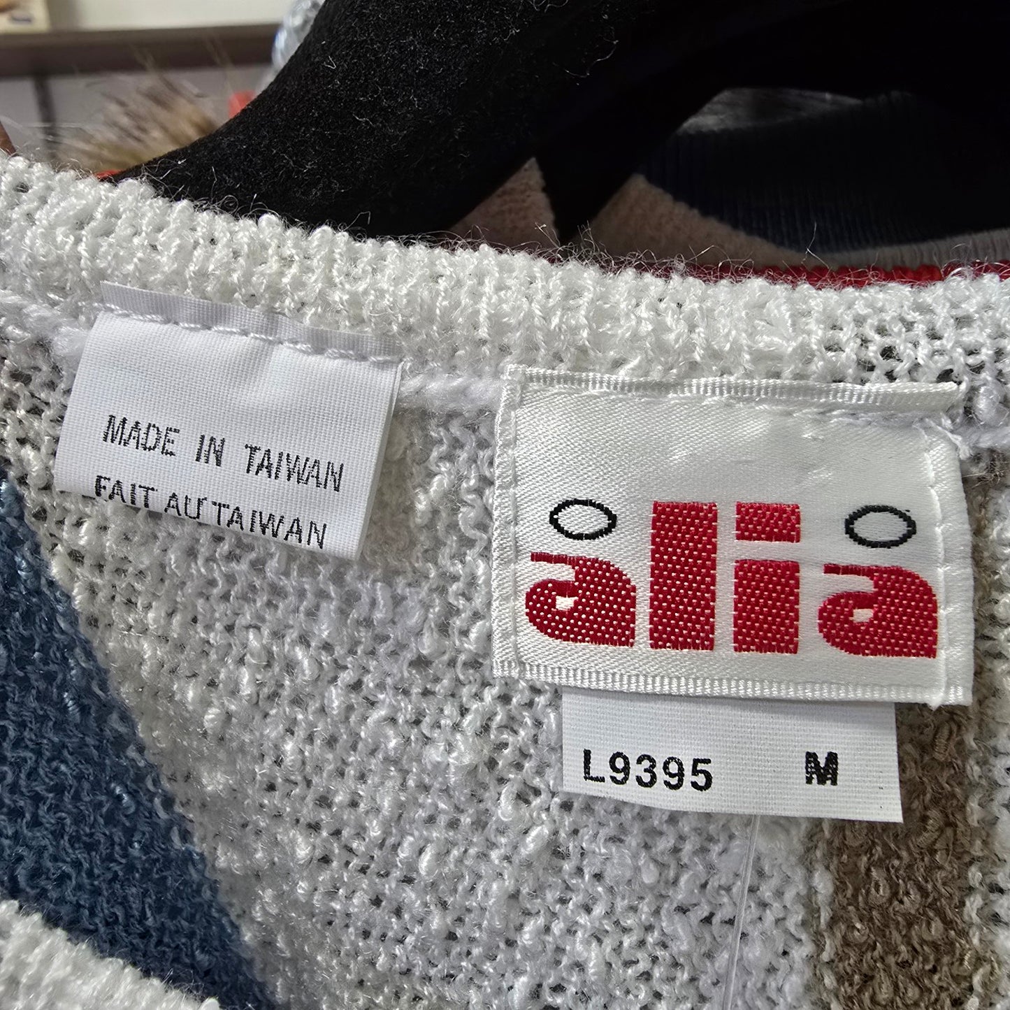 Vintage Alia White & Blue Knit Sweater Size M