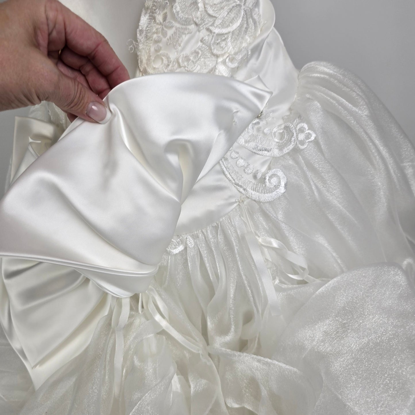 Vintage 80s White Lace Ruffle Skirt Beaded Wedding Gown Size XS