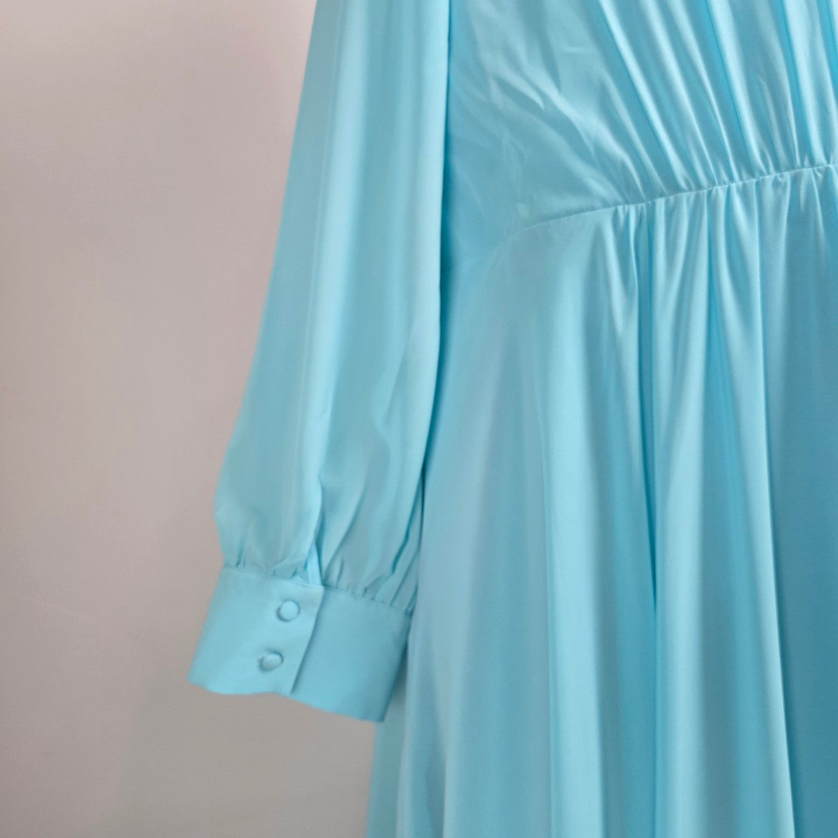 Gather & Gown Blue Long Flowey Sleeve Wrap Gown Size 28 Style Faith