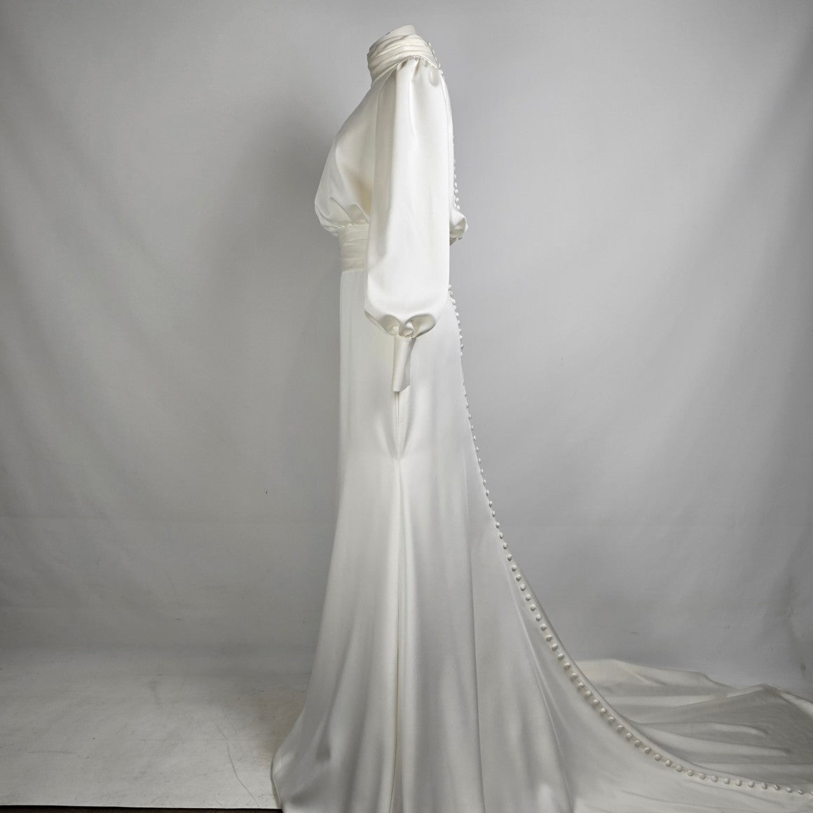 Mori Lee Ivory HIgh Neck Modest Wedding Dress Size 8 Style 30169