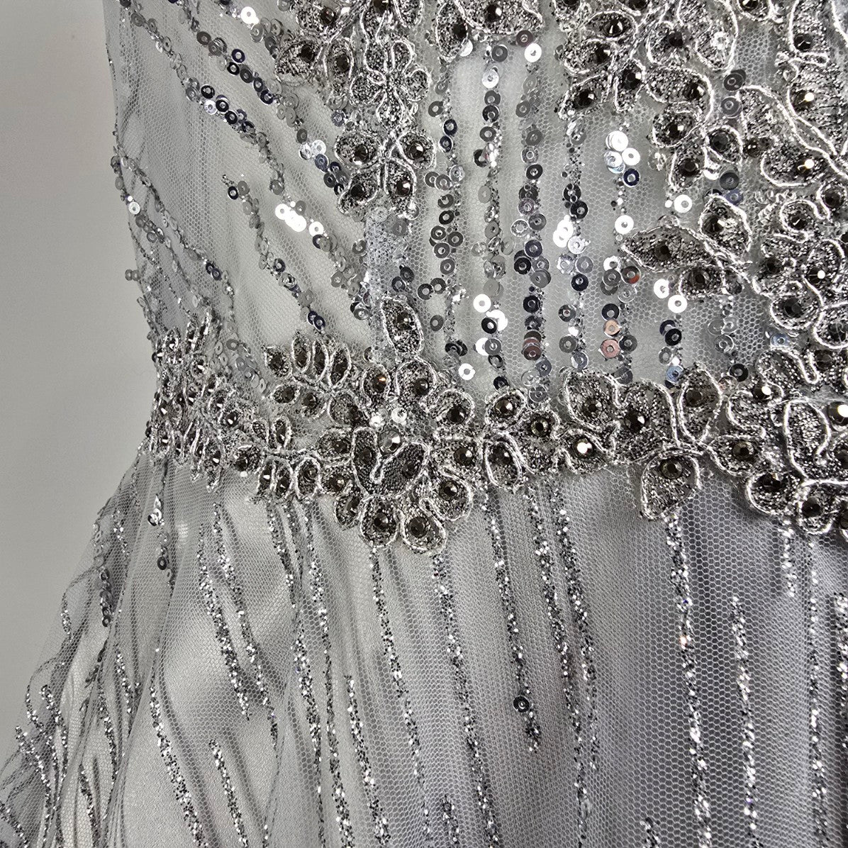 Azure Silver Beaded Sequined Long Eventwear Gown Size 8 Style AX7054