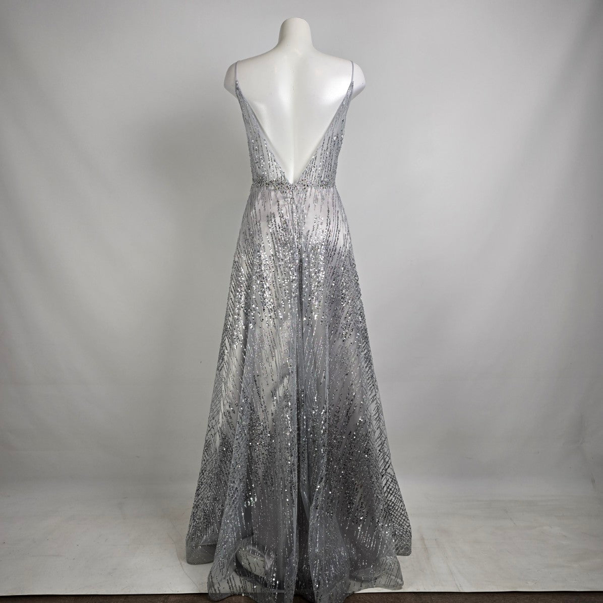 Azure Silver Beaded Sequined Long Eventwear Gown Size 8 Style AX7054
