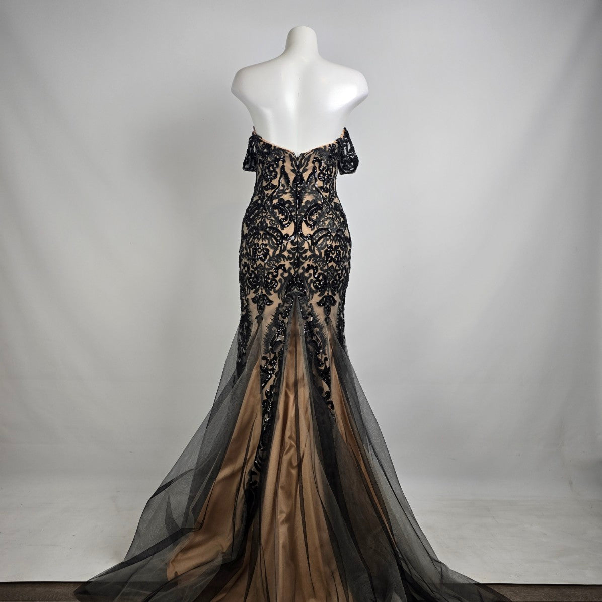 Azure Nude & Black Embroidered Lace Drop Sleeve Gown Size 8