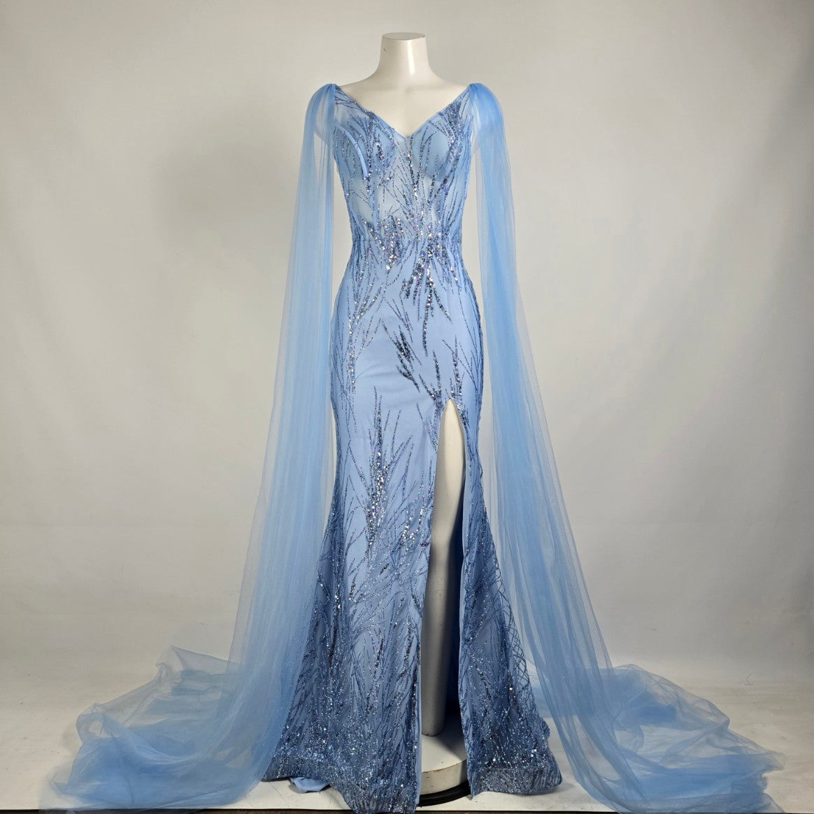 Monsini Blue Tulle Sparkle Eventwear Gown Size 6 Style 31953