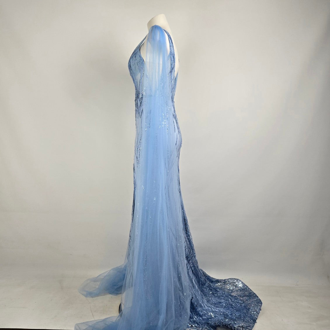 Monsini Blue Tulle Sparkle Eventwear Gown Size 6 Style 31953