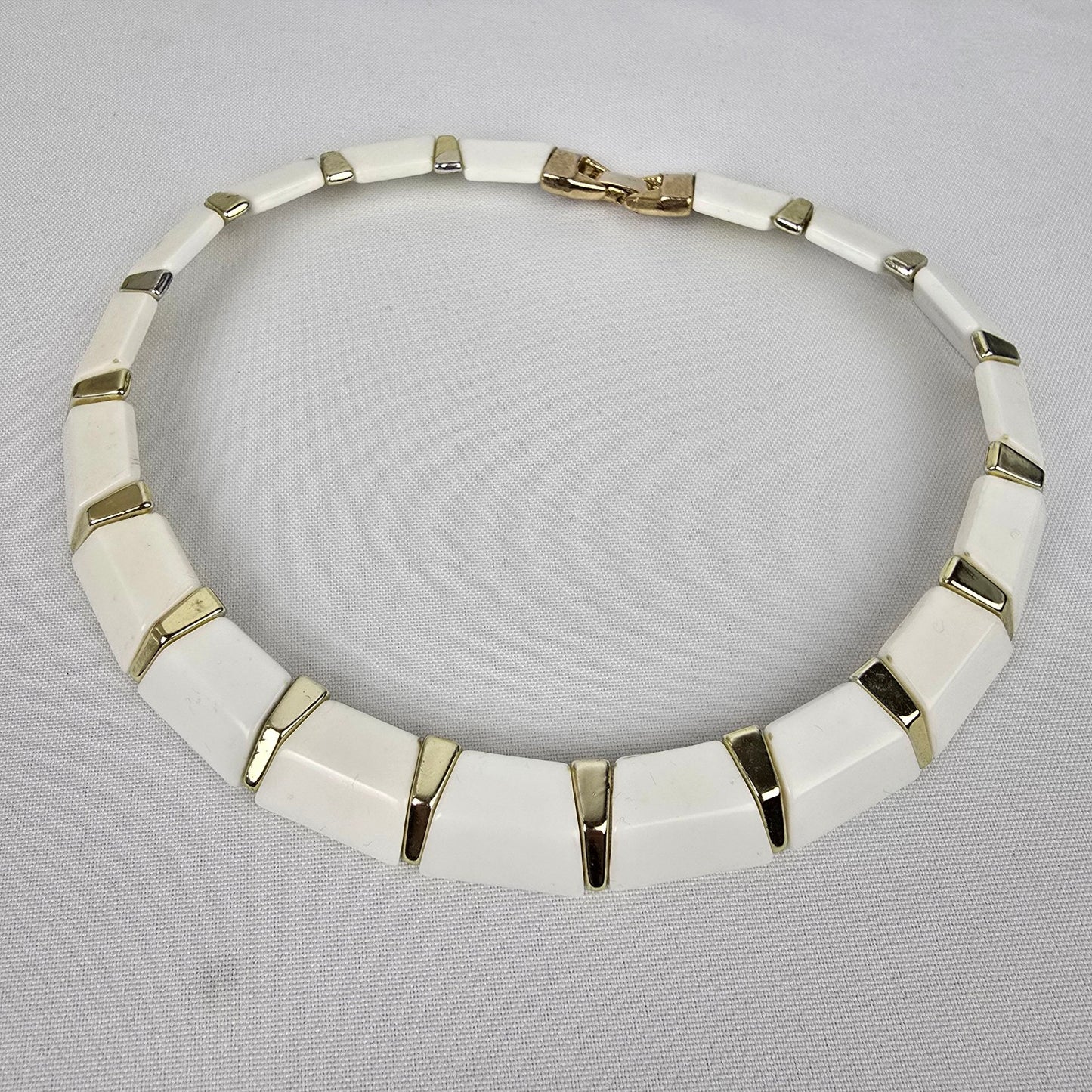 Vintage White Lucite Collar Necklace
