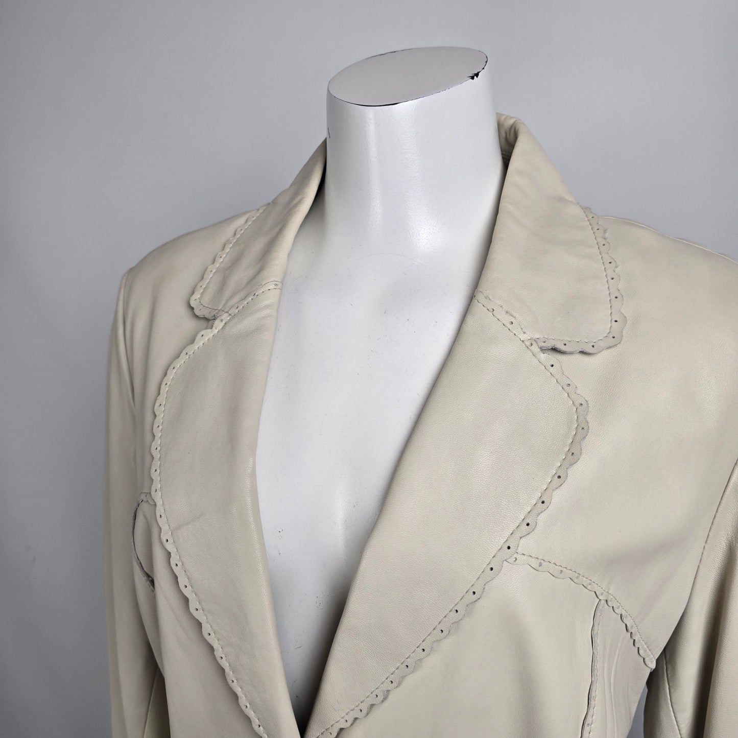 Danier Cream Button Up Leather Jacket Size 2XL