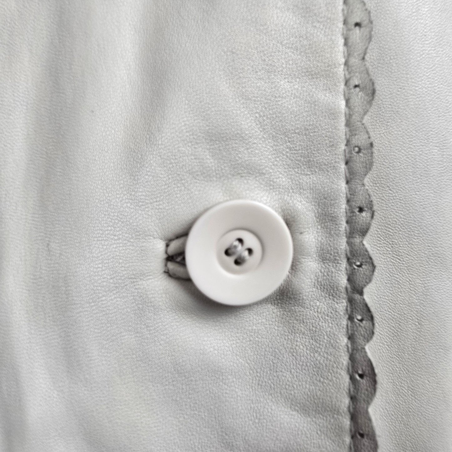 Danier Cream Button Up Leather Jacket Size 2XL