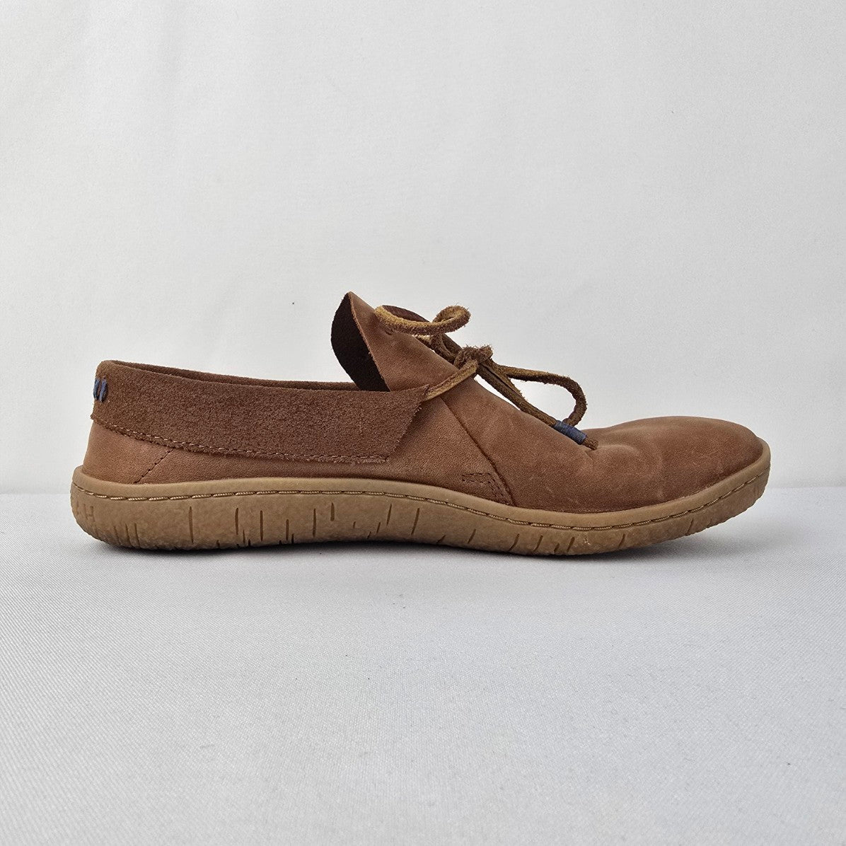 Manitobah Mukluks Brown Leather Modern Moccasins Size 9