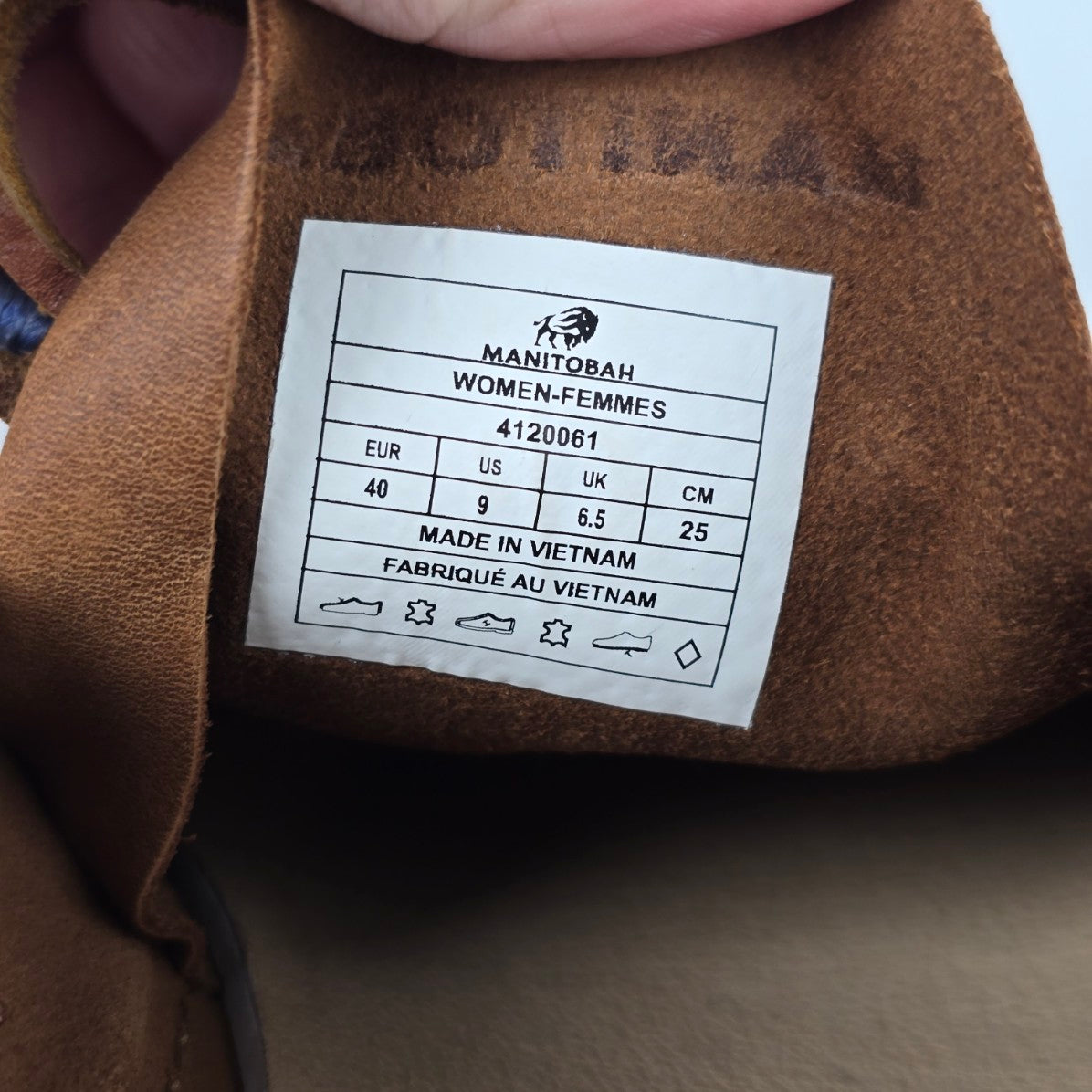 Manitobah Mukluks Brown Leather Modern Moccasins Size 9