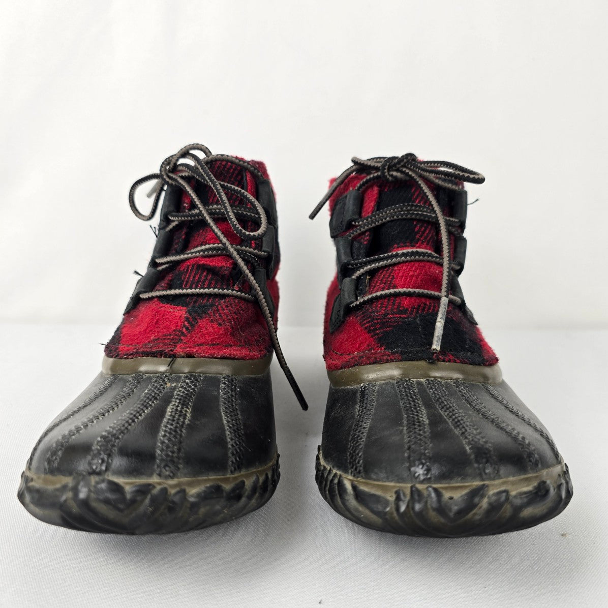 Sorel Out N About Red Plaid Waterproof Duck Boots Size 7.5
