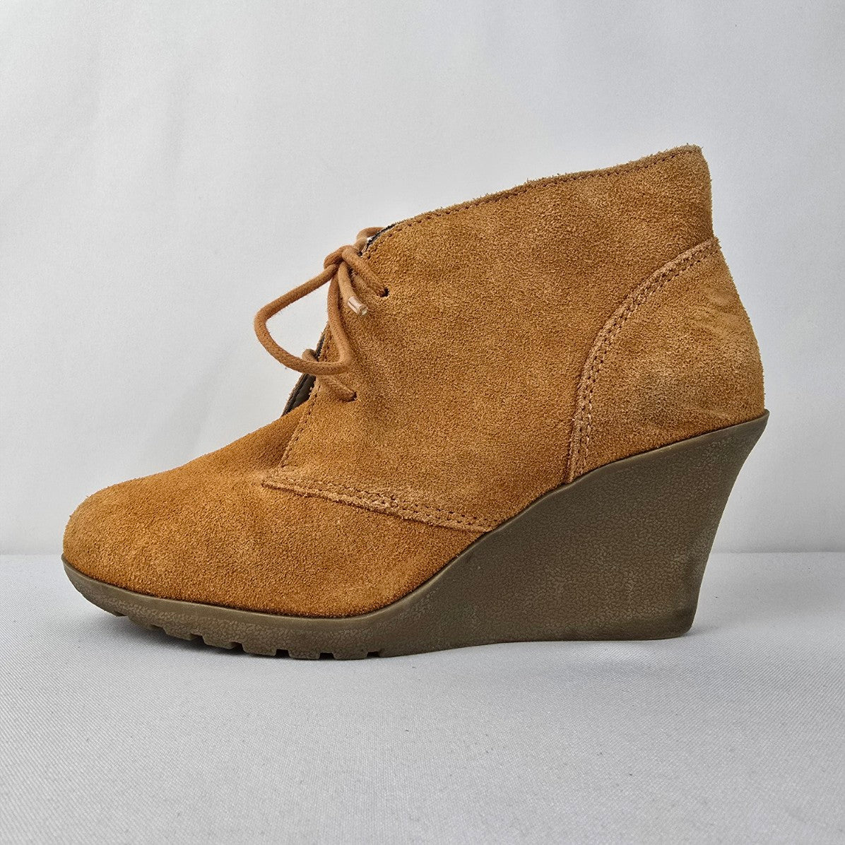 White Mountain Brown Lace Up Wedge Bootie Size 8