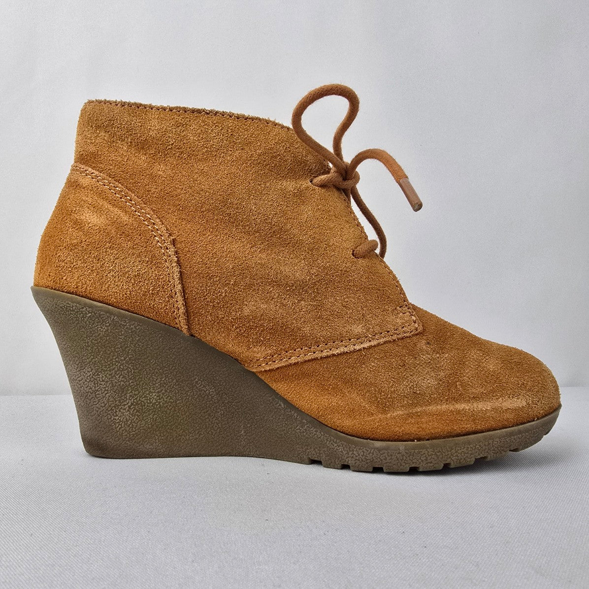 White Mountain Brown Lace Up Wedge Bootie Size 8