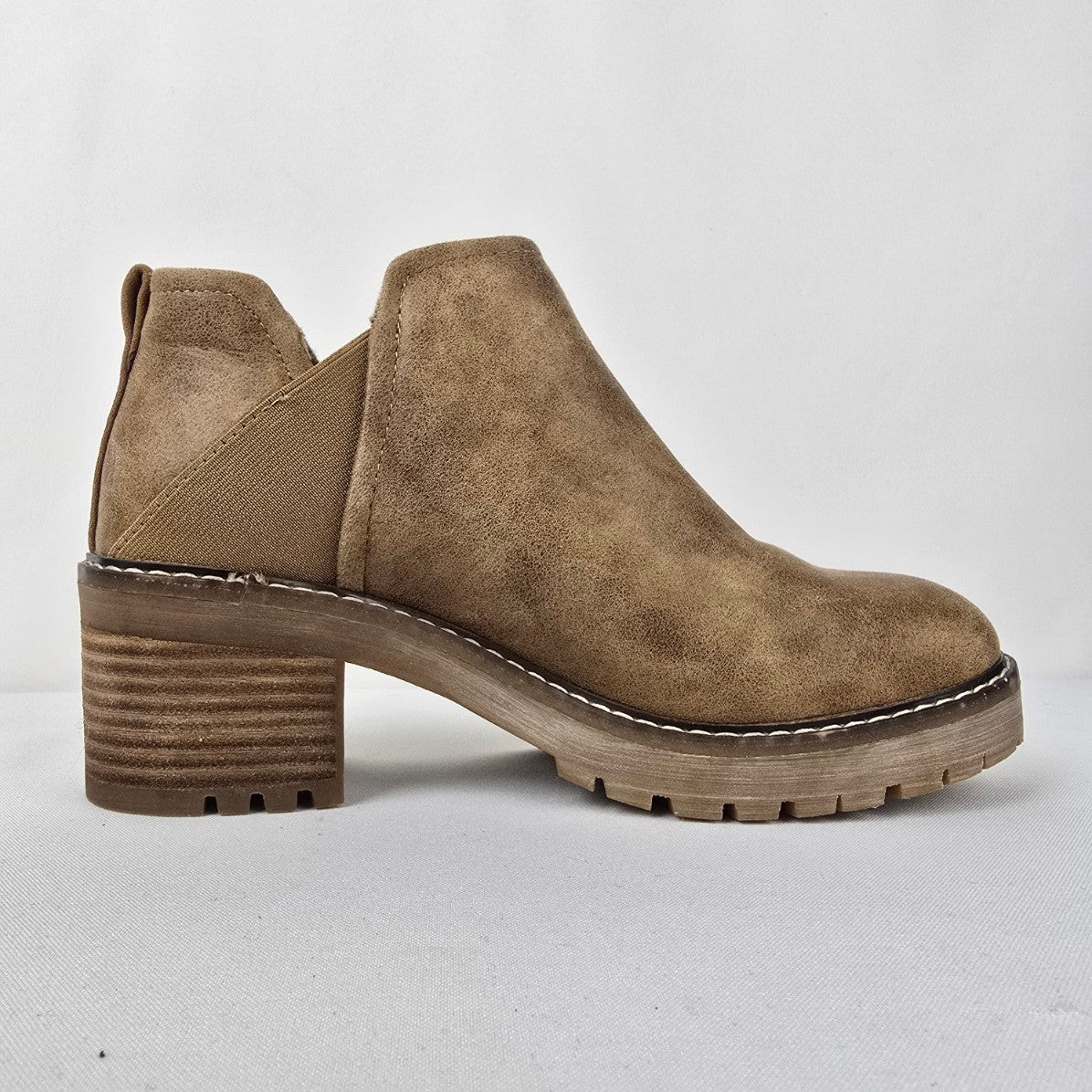 Crown Vintage Brown Heeled Ankle Boots Size 7