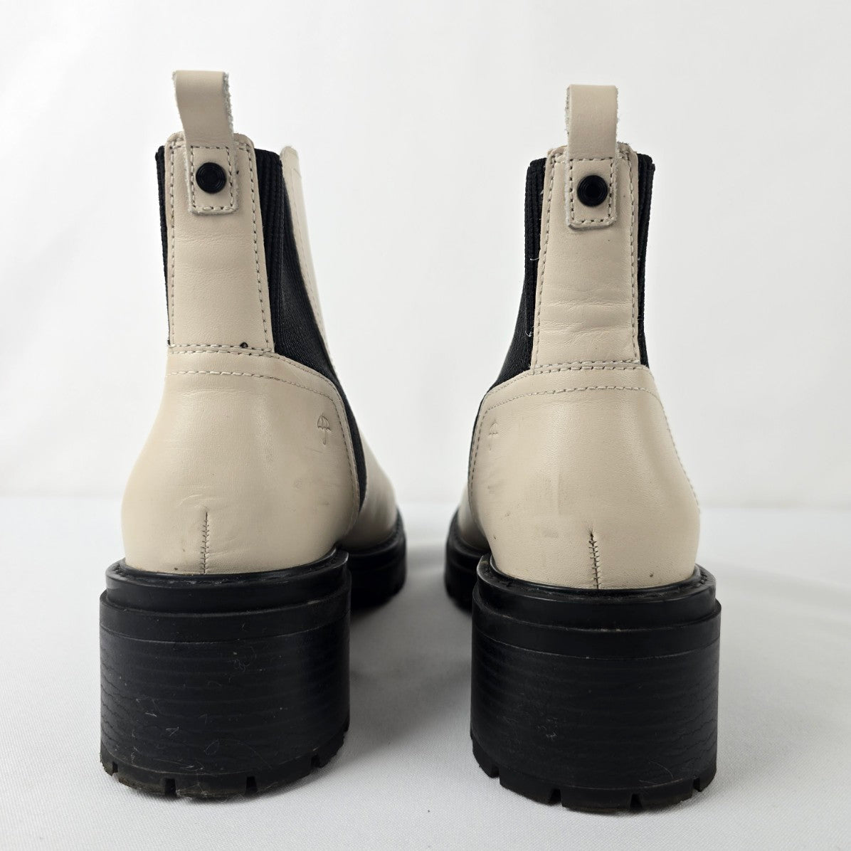 Naturalizer White Leather Lug Ankle Boot Size