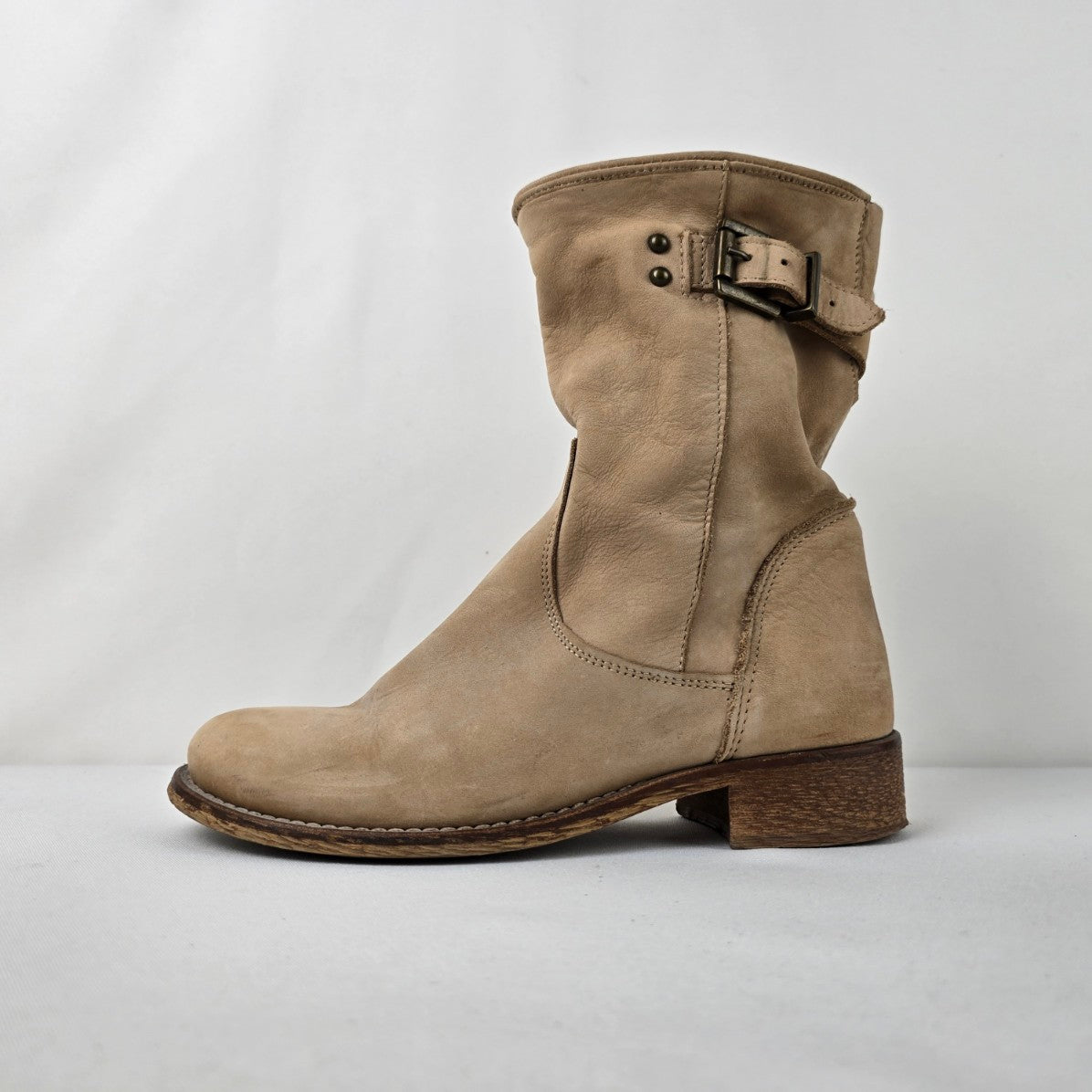 Marte's Made In Ital Brown Leather Ankle Boots Size 6