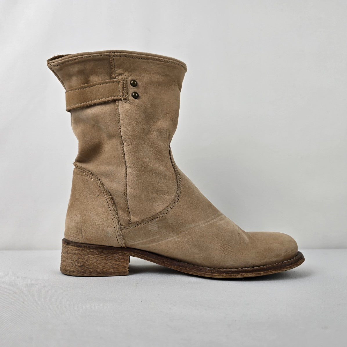 Marte's Made In Ital Brown Leather Ankle Boots Size 6