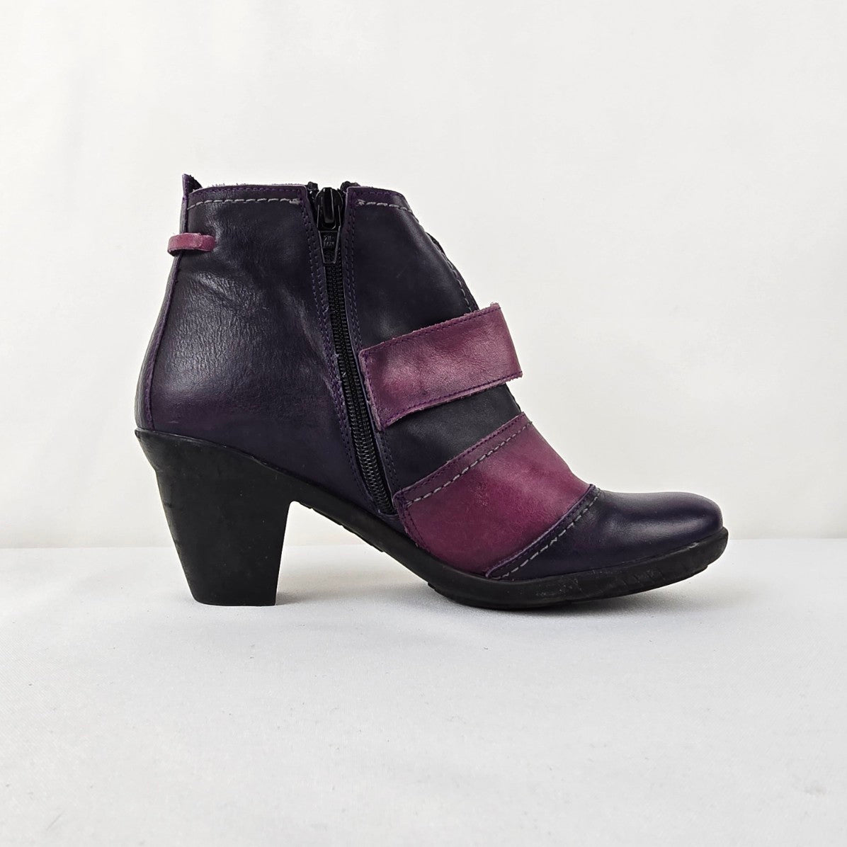 Jose Saenz Navy & Purple Leather Ankle Boots Size 6