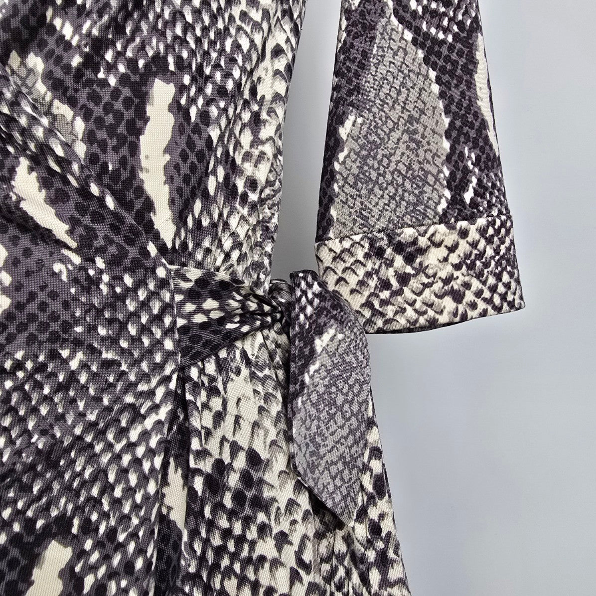 Diane Von Furstenburg Julian Python Snake-Print Silk Wrap Dress Size 2