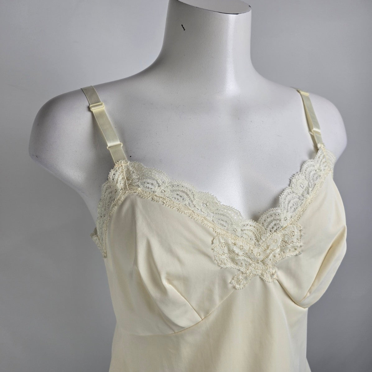 Vintage Shadow Line Cream Lingerie Top Size 6