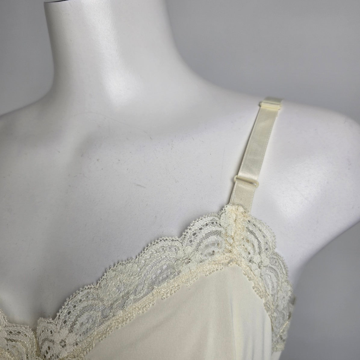 Vintage Shadow Line Cream Lingerie Top Size 6