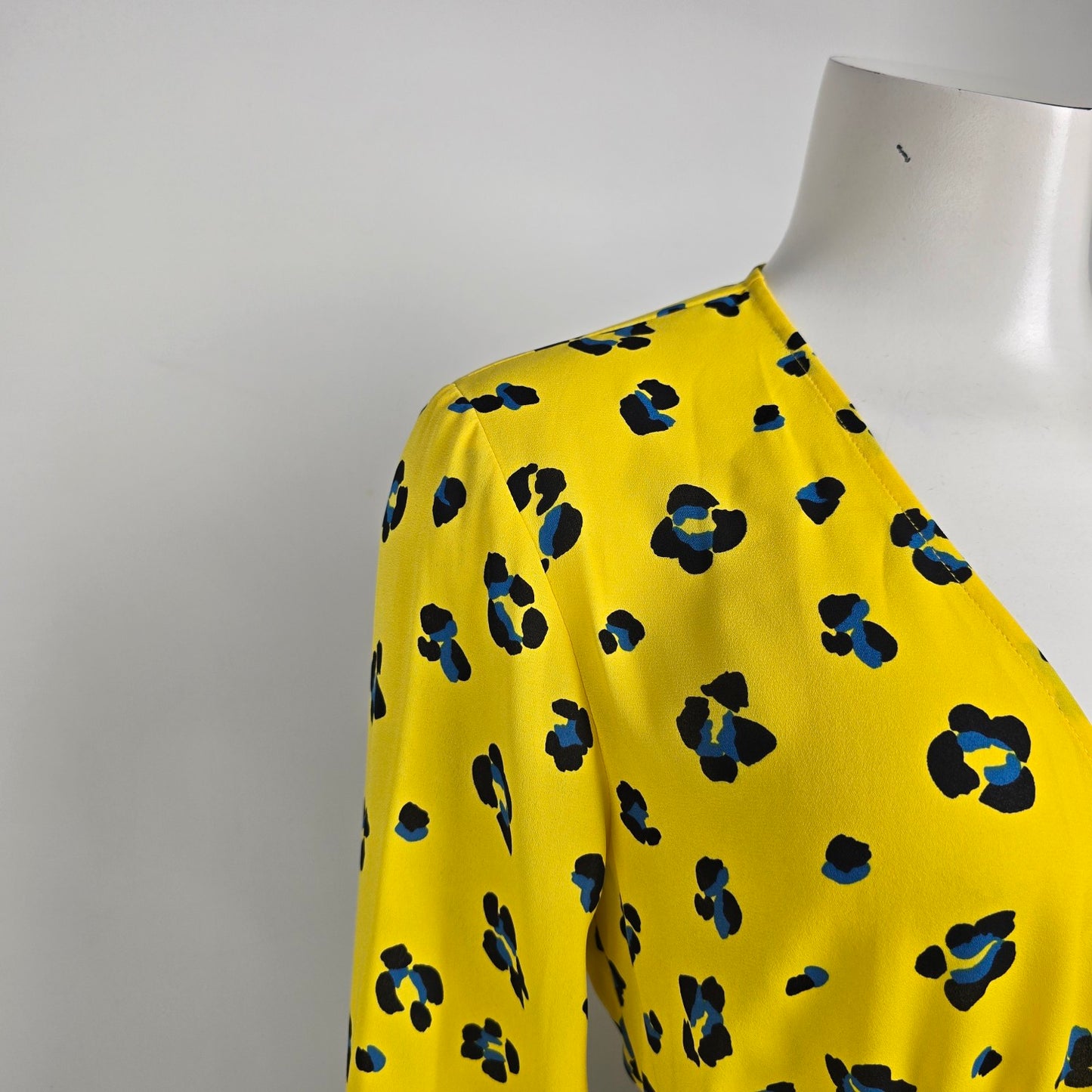 Cabi Sunny Yellow Front Tie Blue Flower Blouse Top Cardigan Size S