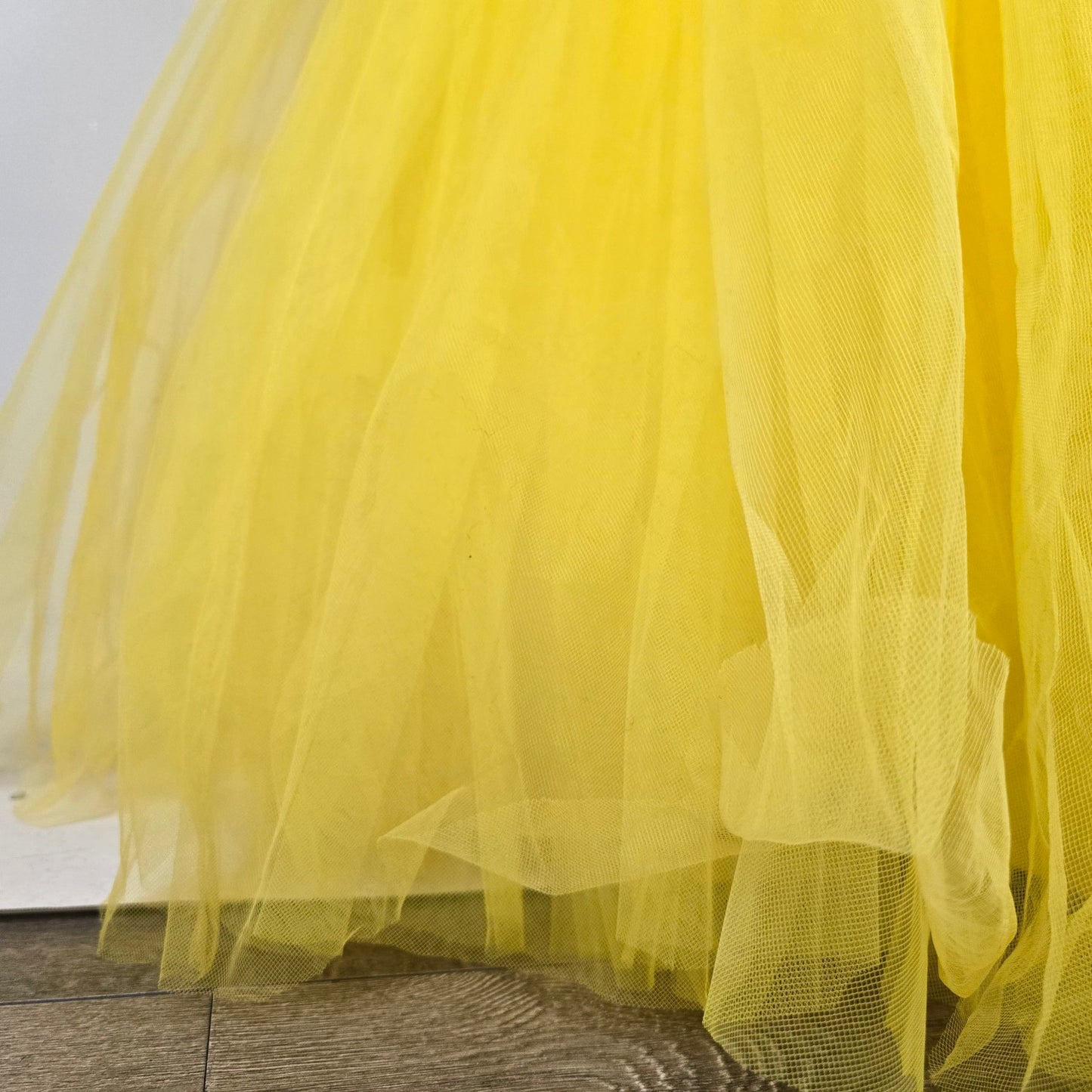 Joli Prom Bright Yellow Beaded Tulle Grad Event Dress Size 22