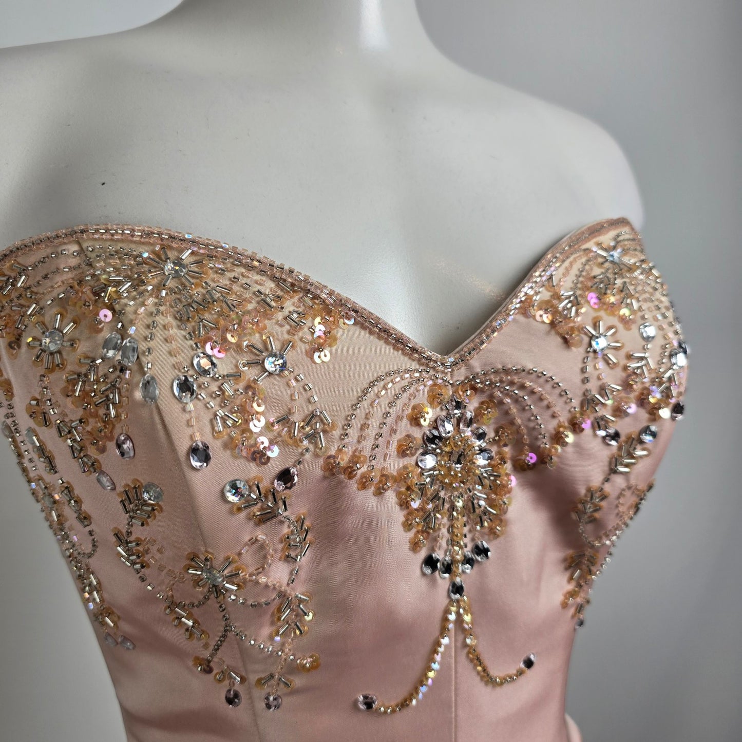 Raylia Designs Rose Beaded Metallic Wedding Eventwear Gown Size 8