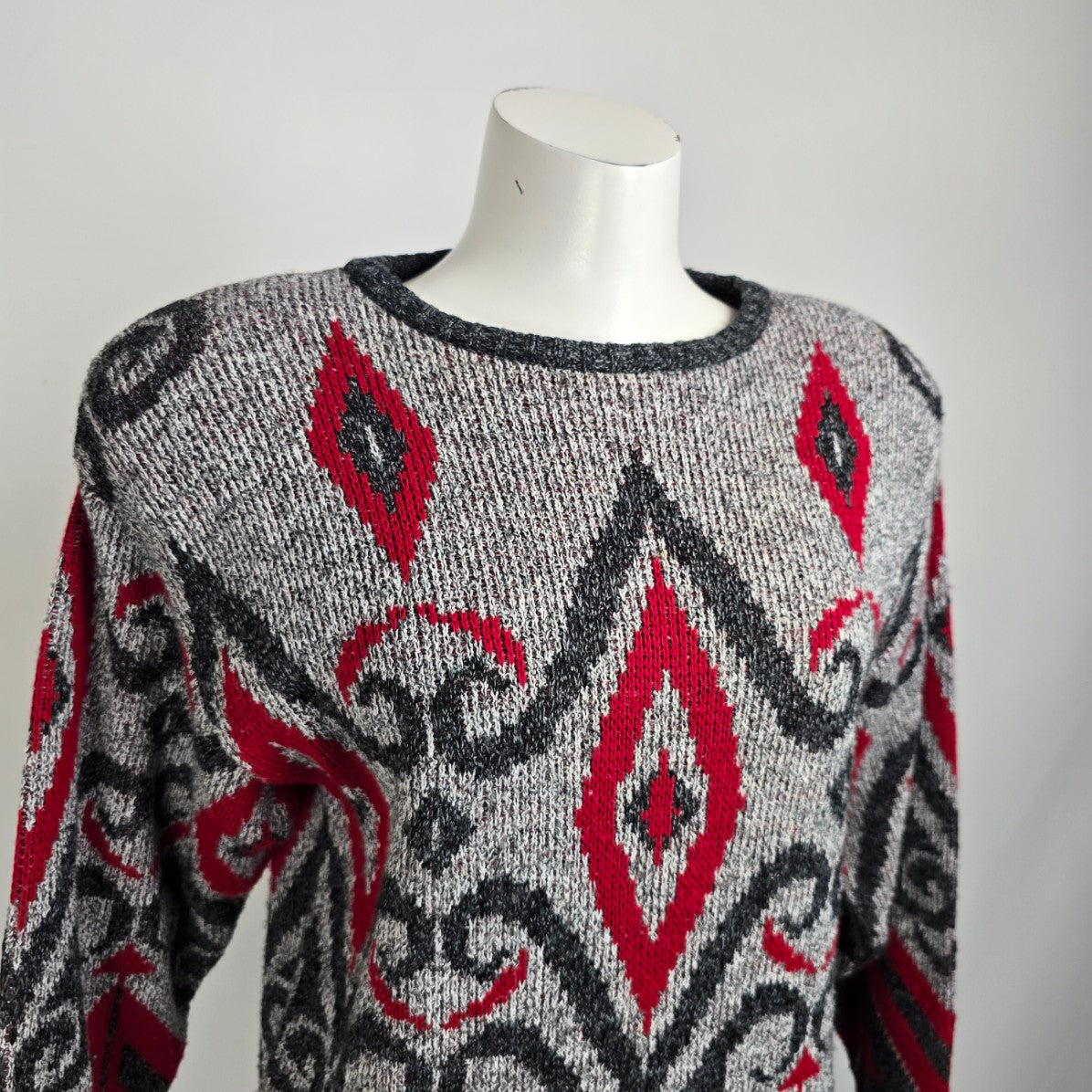 Vintage Grey & Red Knit Sweater Size M