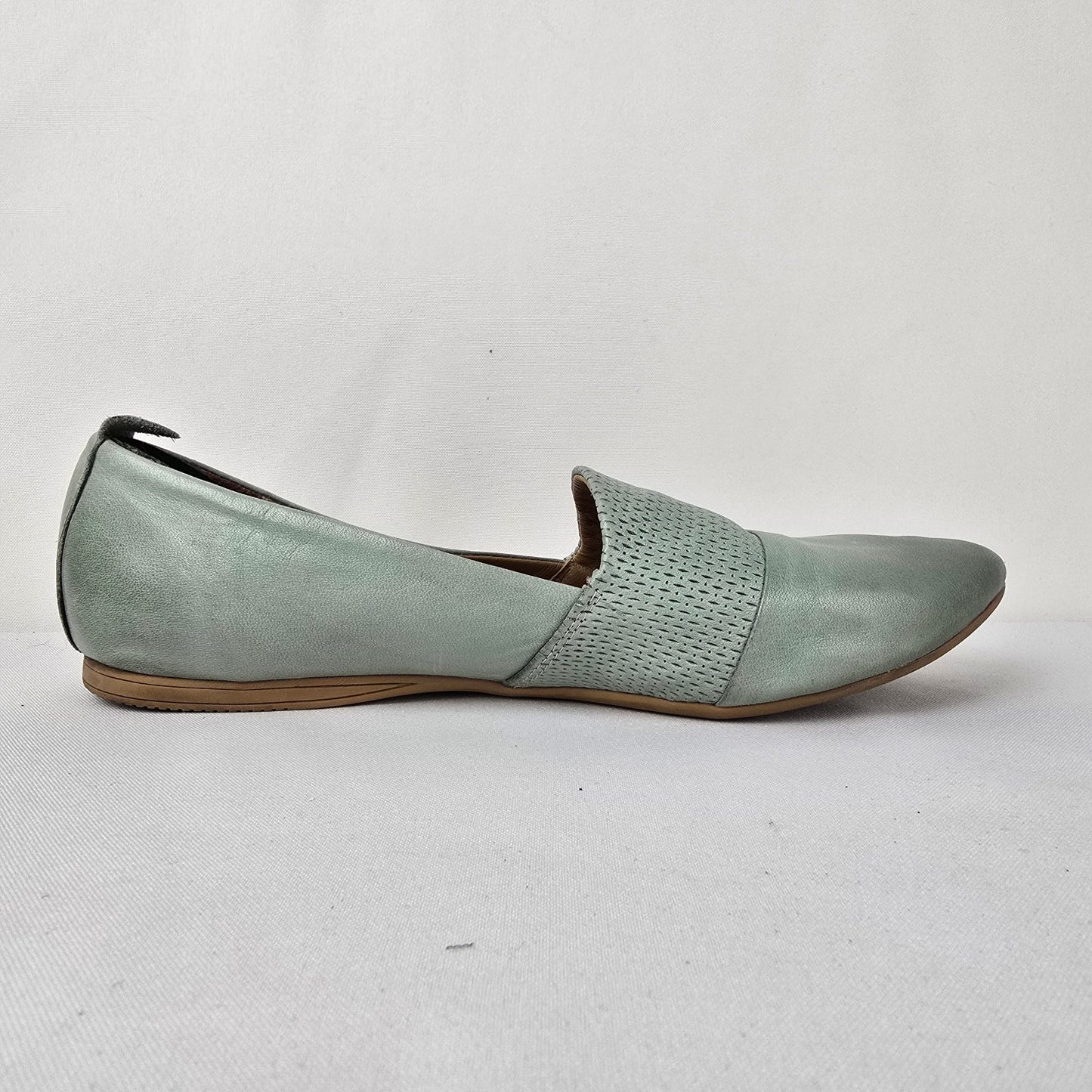 Bueno Grey Leather Ballet Flats Size 8.5