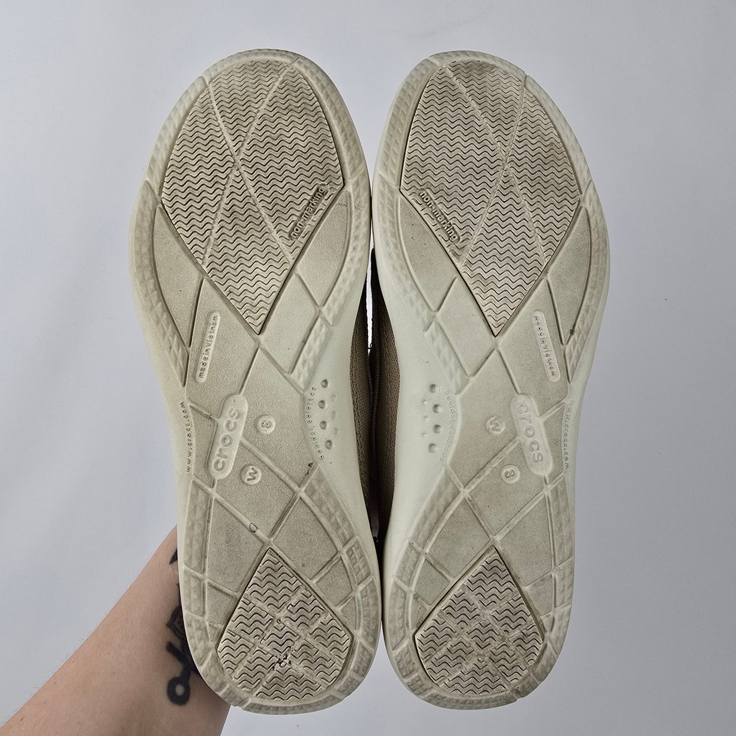 Crocs Walu Canvas Loafer Slip on Shoes Size 8