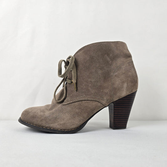 Denver Hays Taupe Suede  Lace Up Heeled Boots Size 10