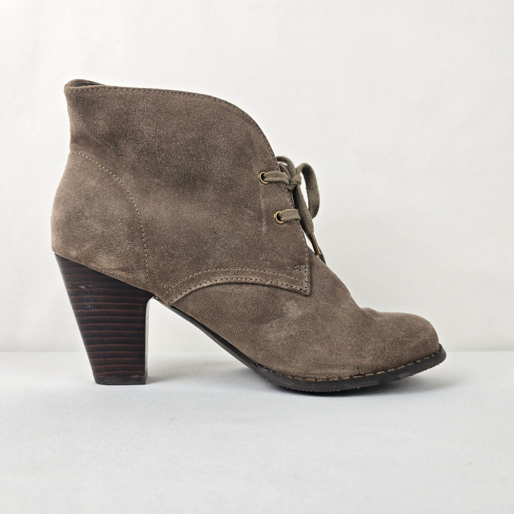 Denver Hays Taupe Suede  Lace Up Heeled Boots Size 10