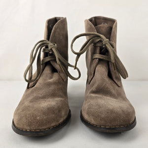 Denver Hays Taupe Suede  Lace Up Heeled Boots Size 10