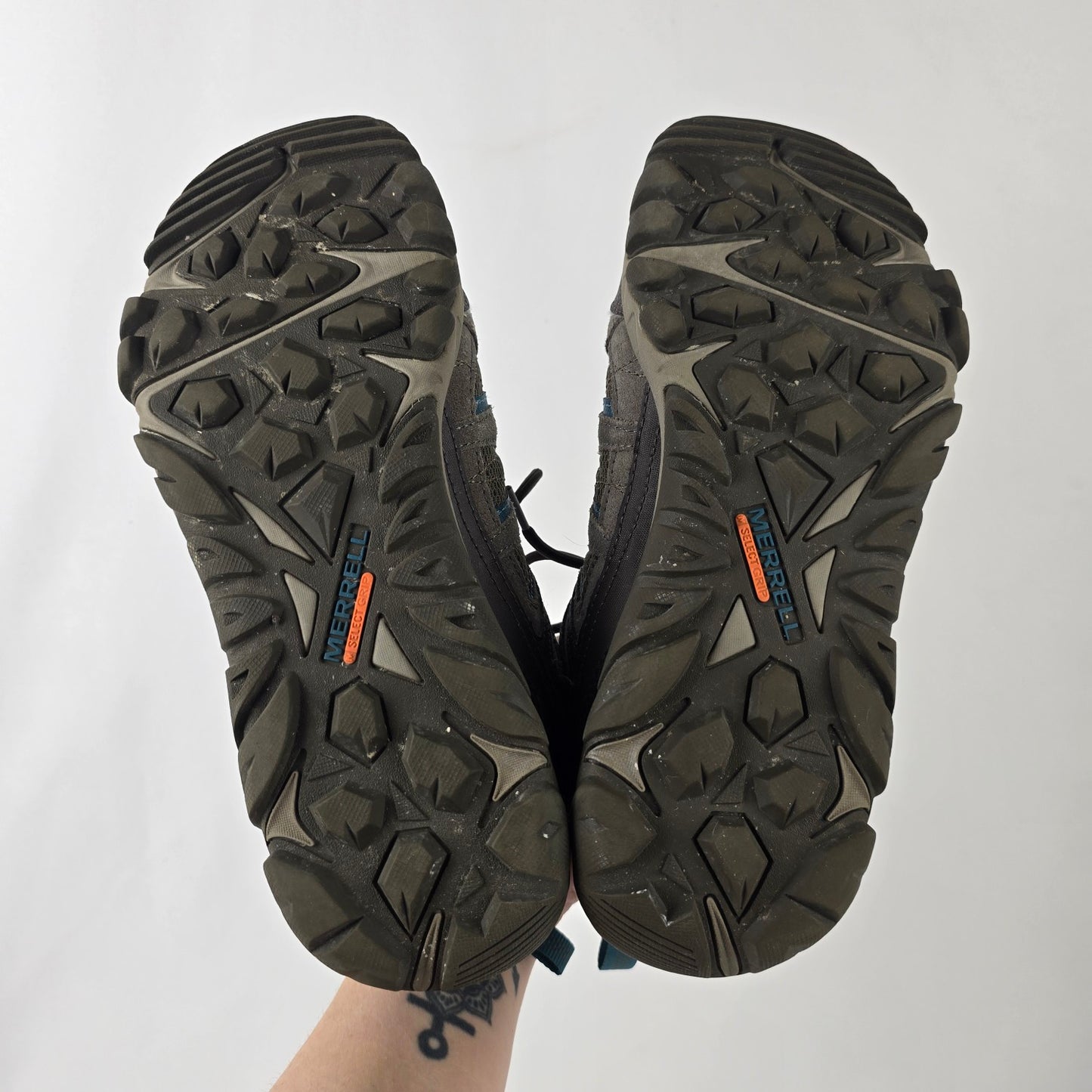 Merrell  Frost Grey Outmost Vent Hiking Shoe Size 10