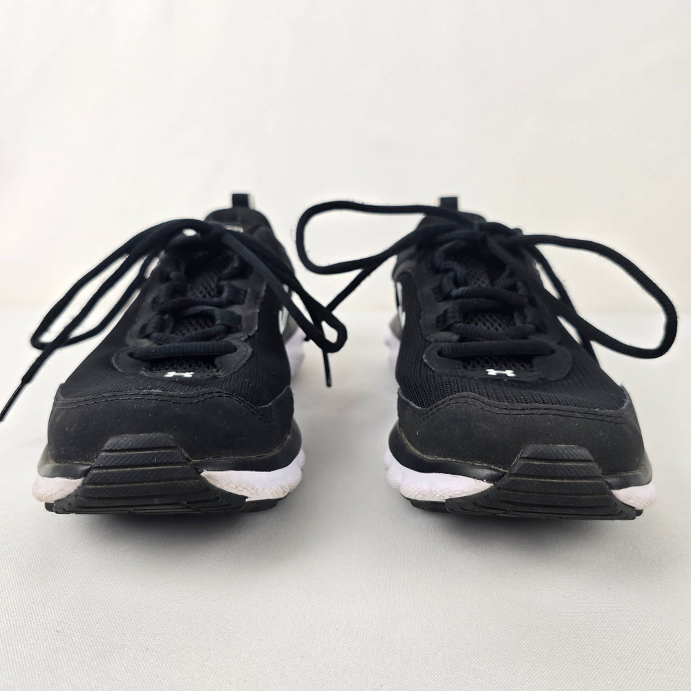 Under Armour Black Lace Up Running Shoes Size 6.5