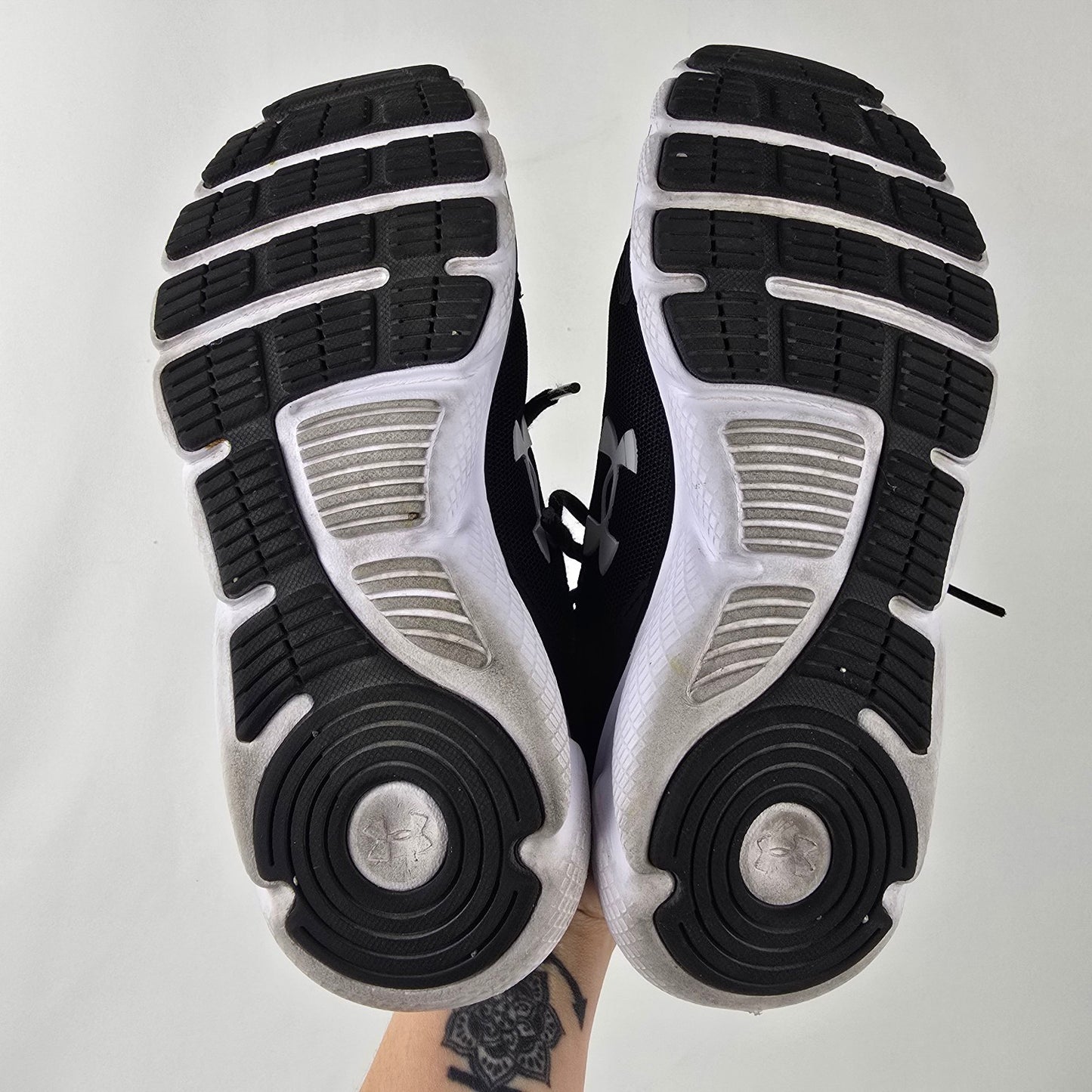 Under Armour Black Lace Up Running Shoes Size 6.5