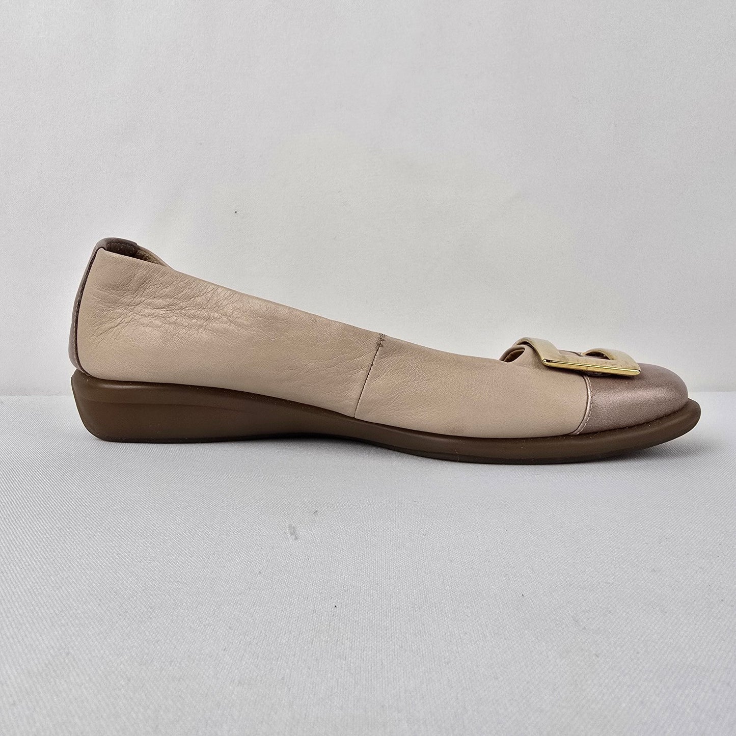 Relax Anatomic Cream & Taupe Gold Ballet Flats Size 7.5