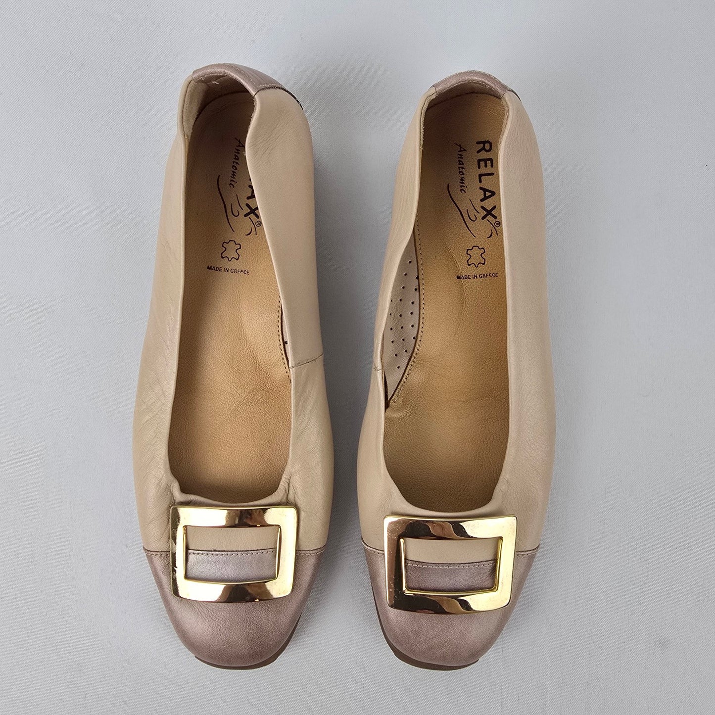 Relax Anatomic Cream & Taupe Gold Ballet Flats Size 7.5