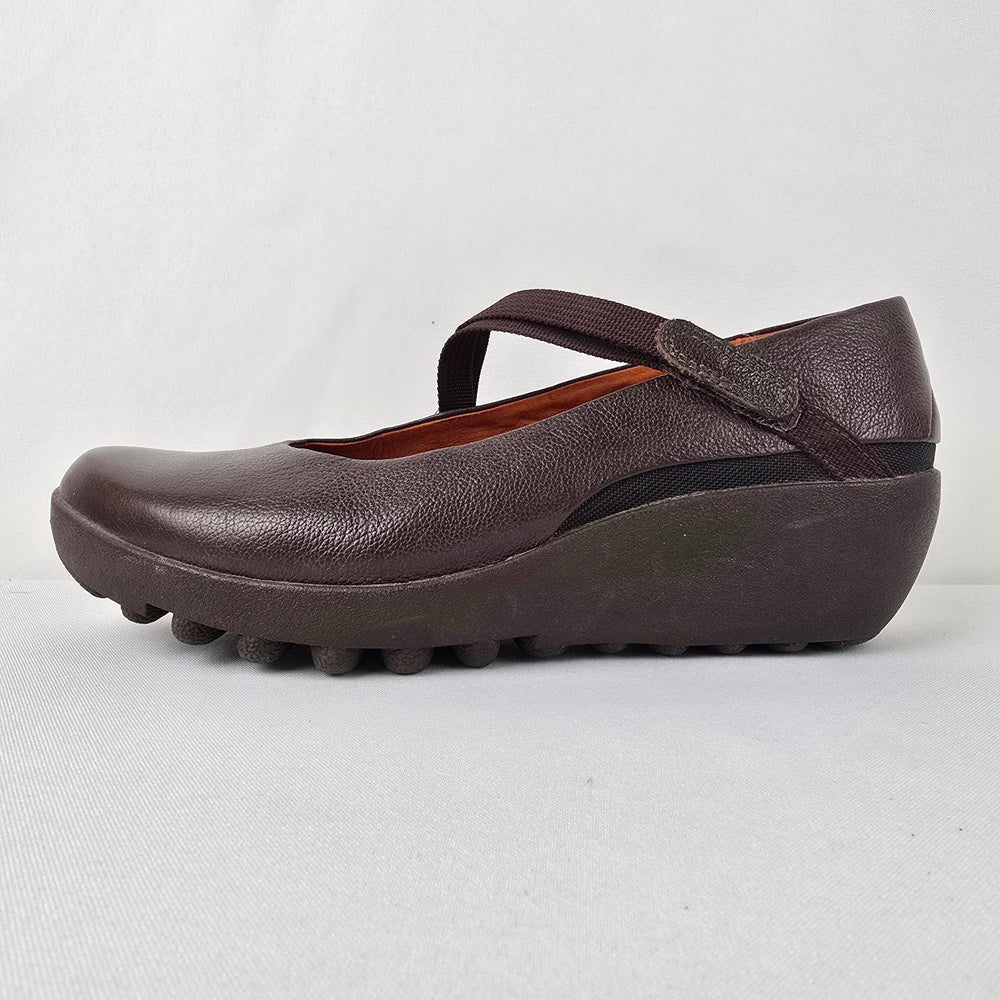 Tsubo Brown Leather Wedge Mary Jane Shoes Size 8