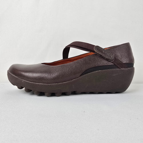 Tsubo Brown Leather Wedge Mary Jane Shoes Size 8