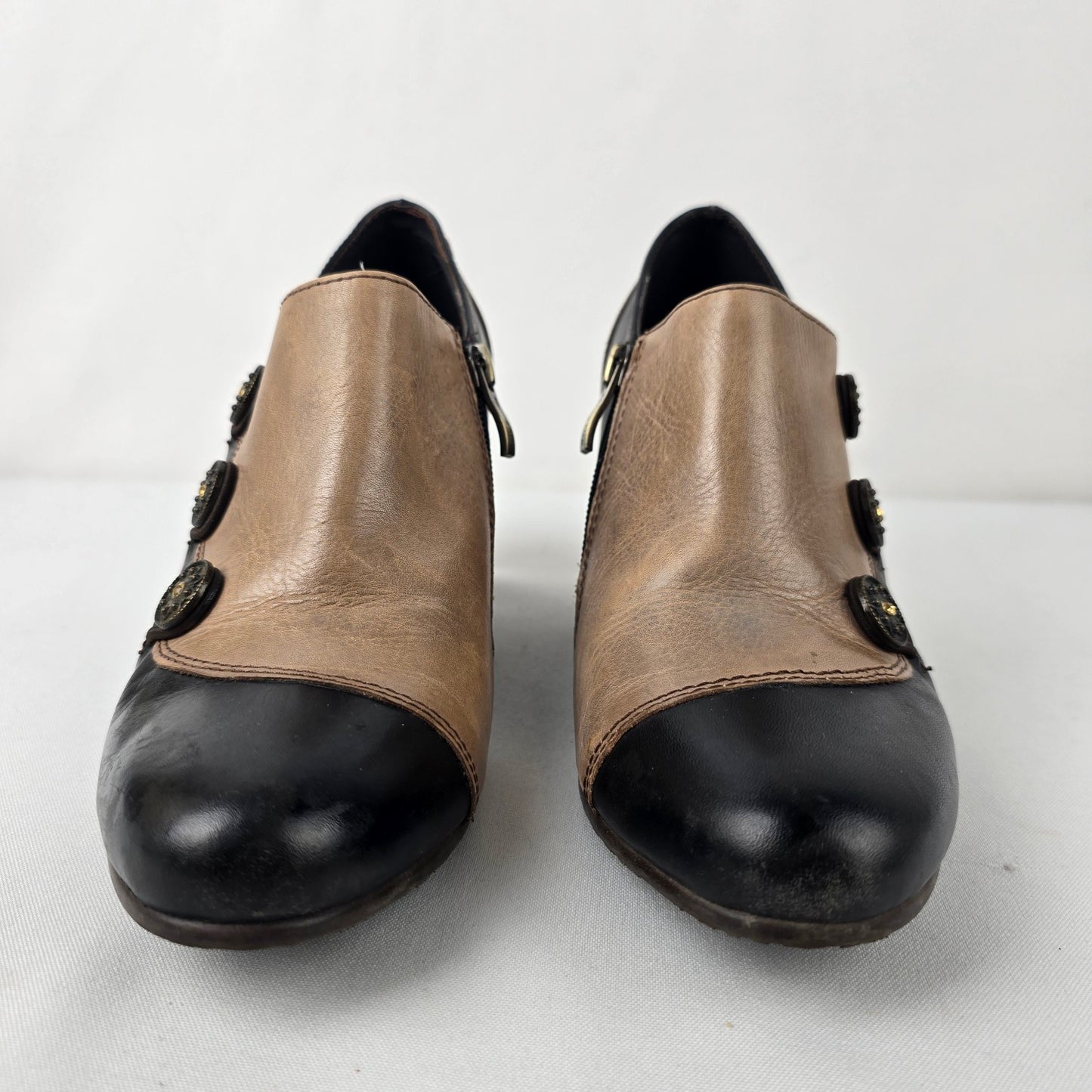 L'artiste Black & Brown Heeled Booties Size 8.5