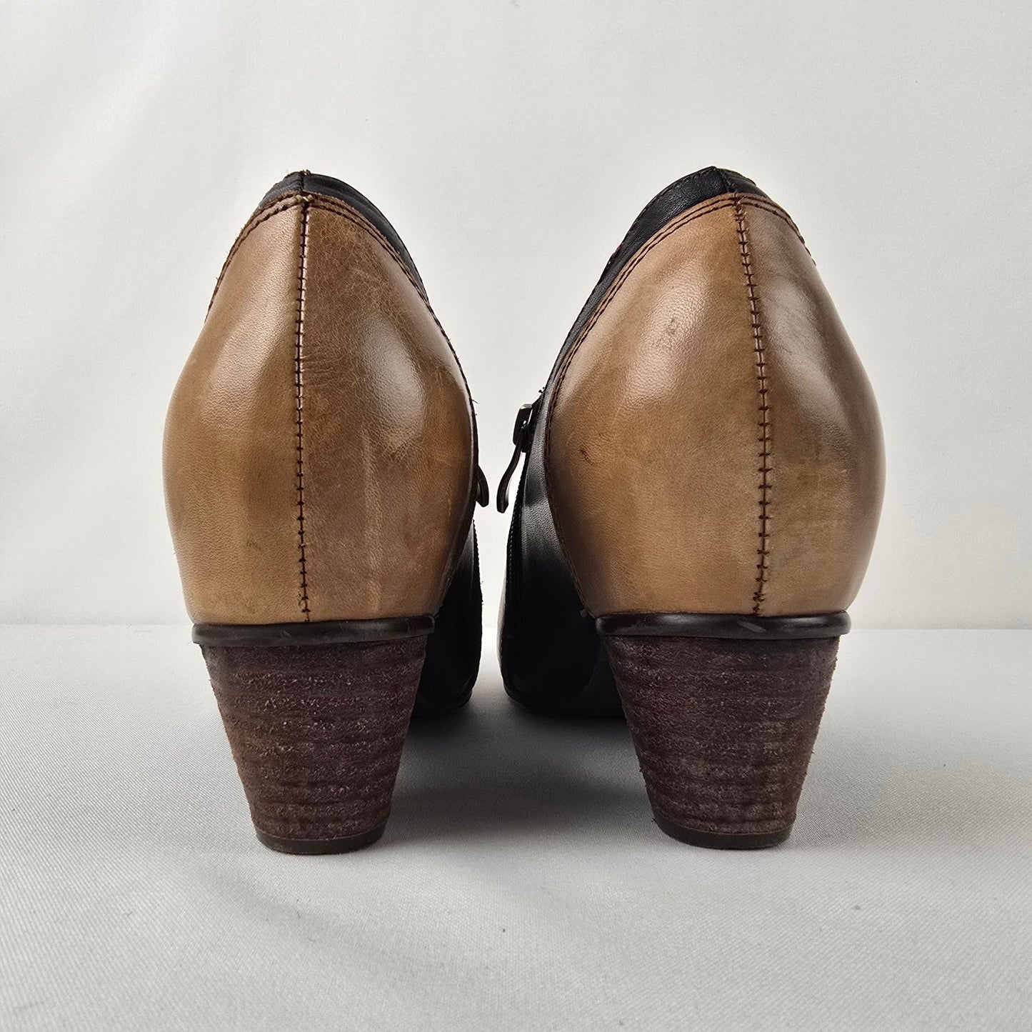 L'artiste Black & Brown Heeled Booties Size 8.5