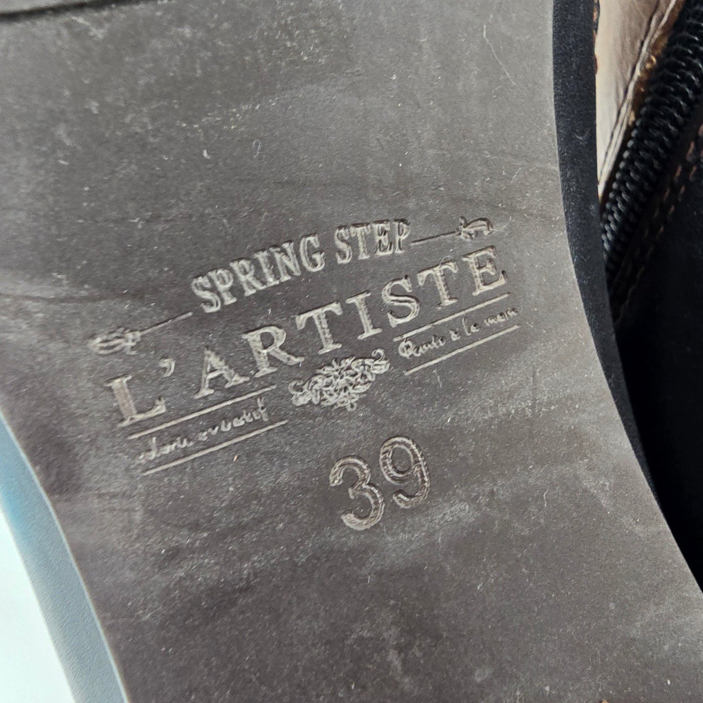 L'artiste Black & Brown Heeled Booties Size 8.5