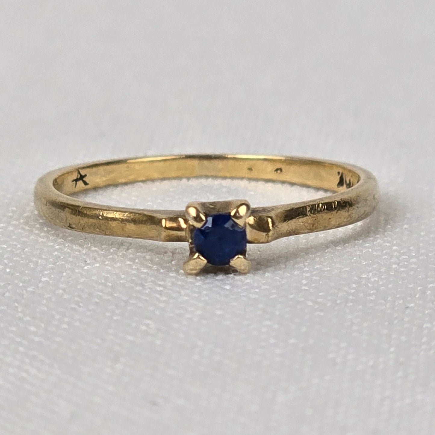 10K Gold Sapphire Delicate Ring Size 5.5