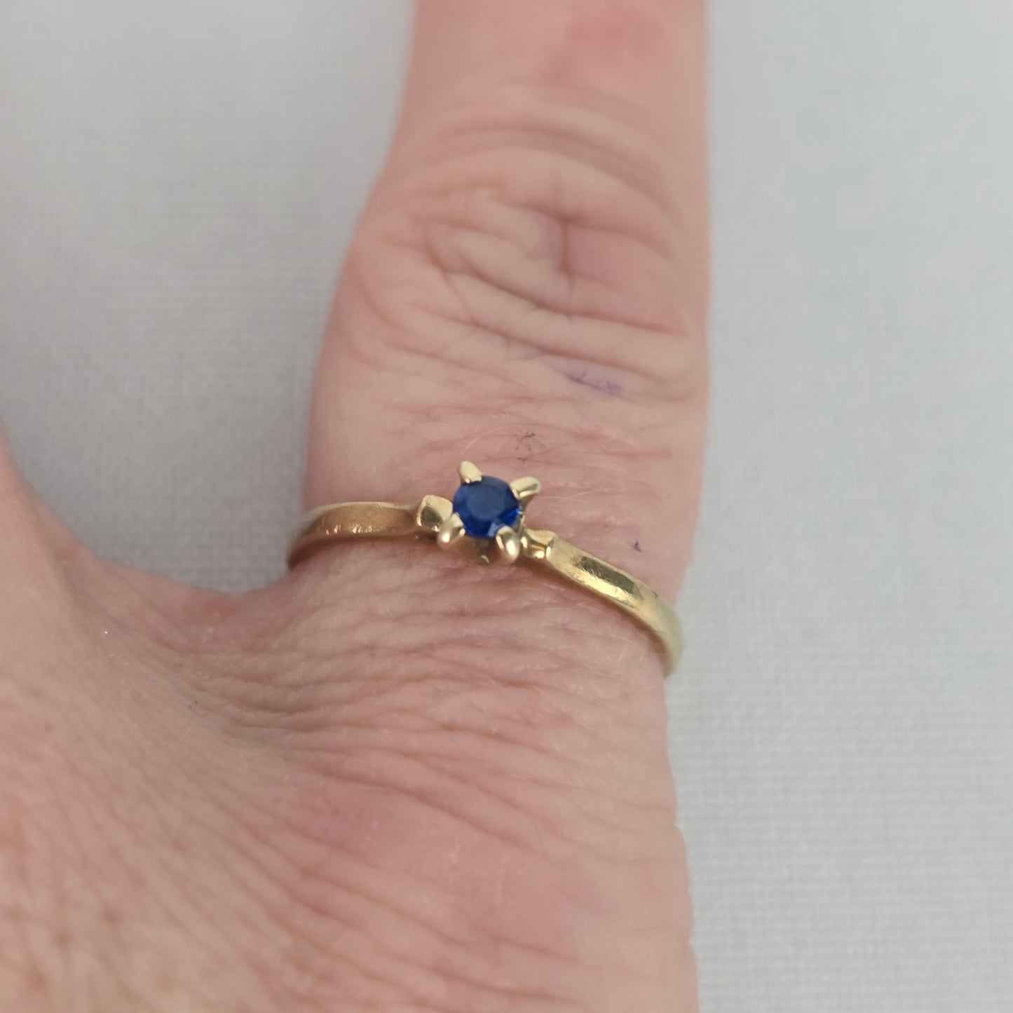 10K Gold Sapphire Delicate Ring Size 5.5