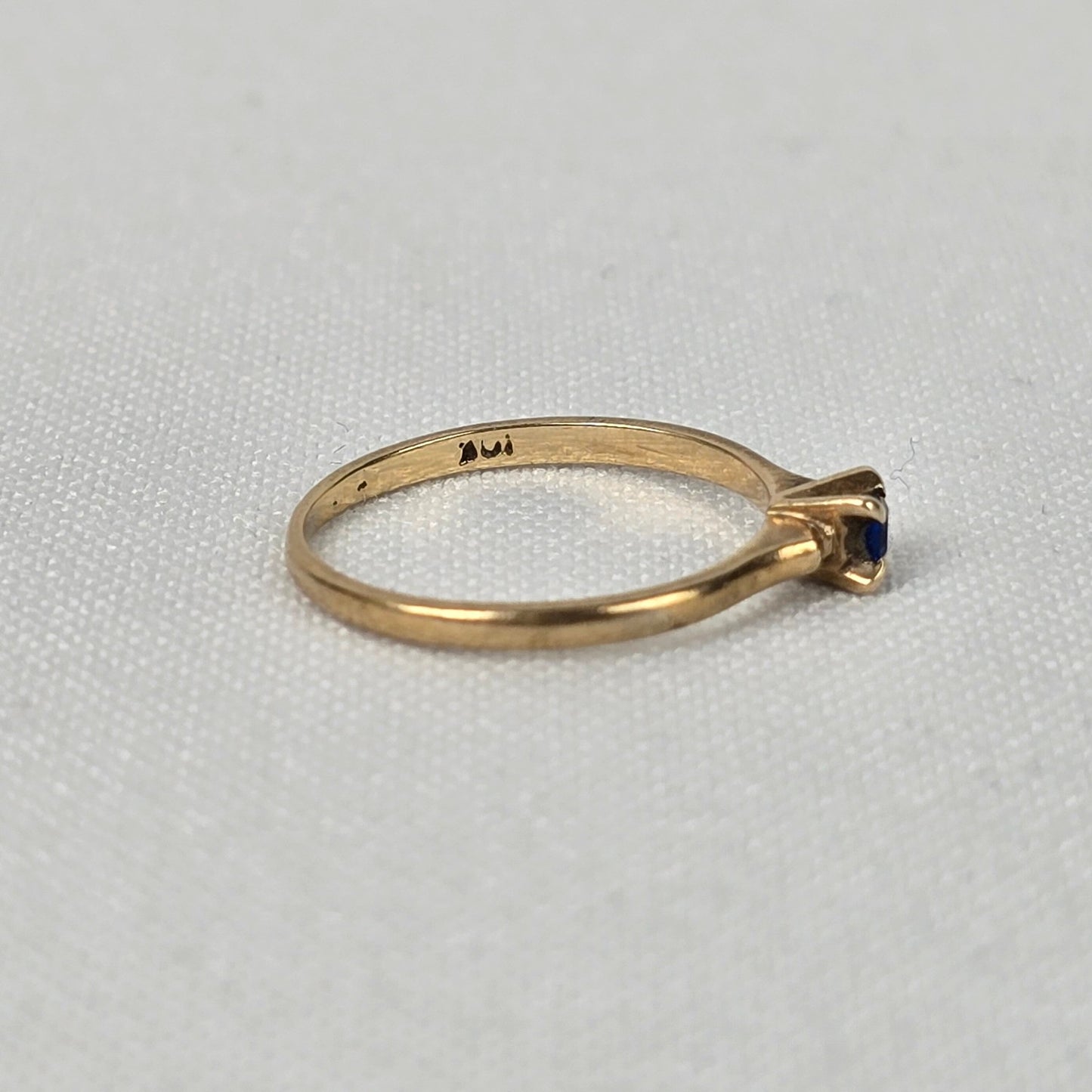 10K Gold Sapphire Delicate Ring Size 5.5