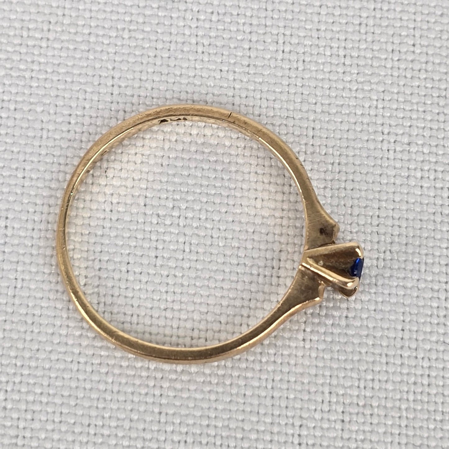 10K Gold Sapphire Delicate Ring Size 5.5
