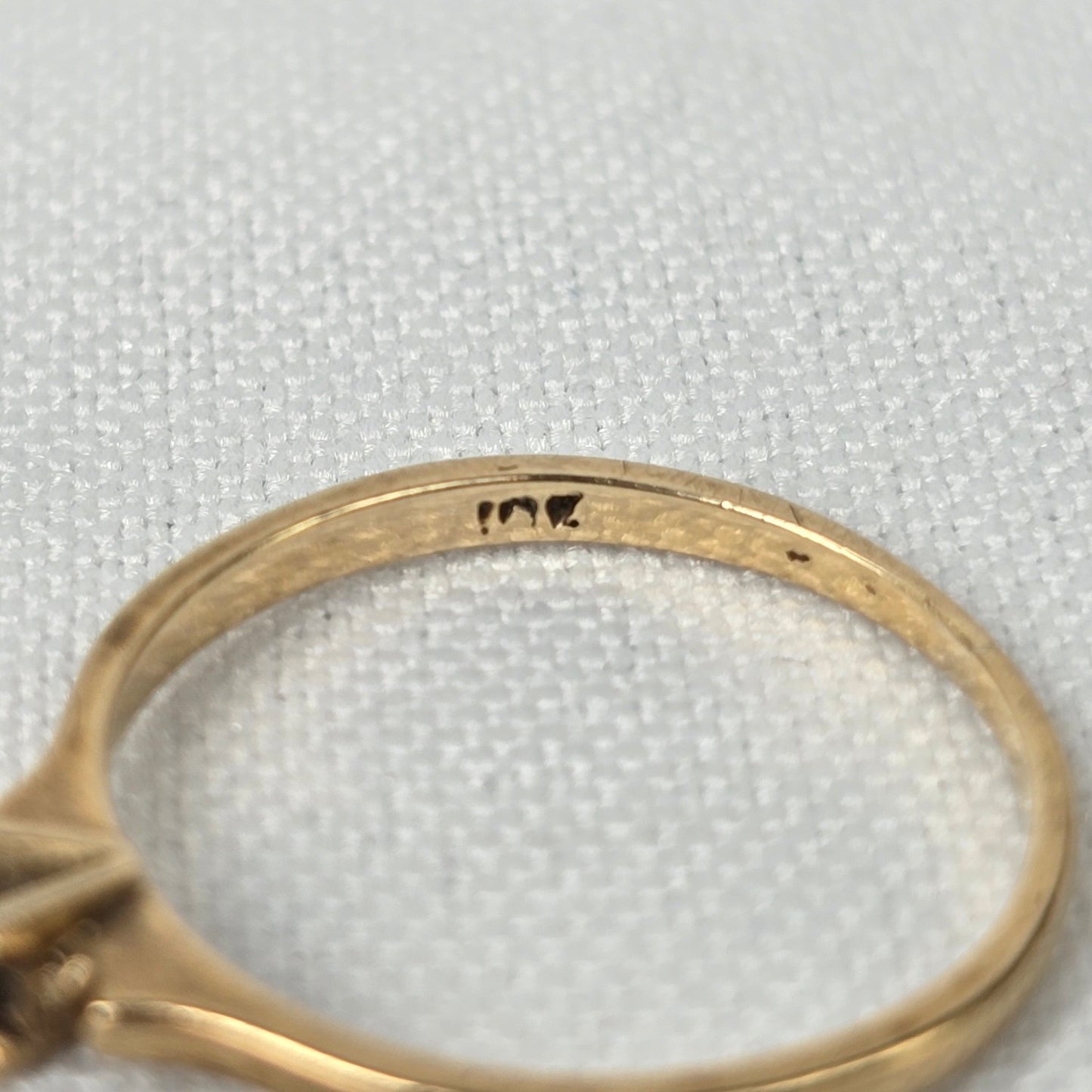 10K Gold Sapphire Delicate Ring Size 5.5